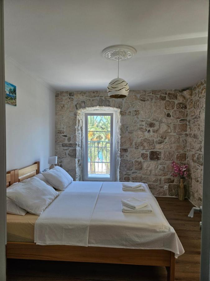 Apartman Eli Supetar Exterior foto