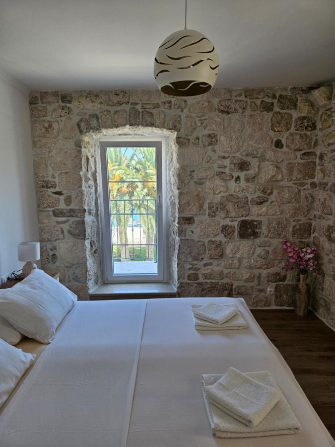 Apartman Eli Supetar Exterior foto