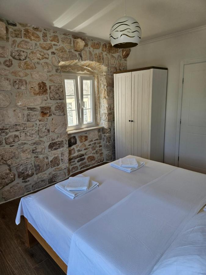 Apartman Eli Supetar Exterior foto